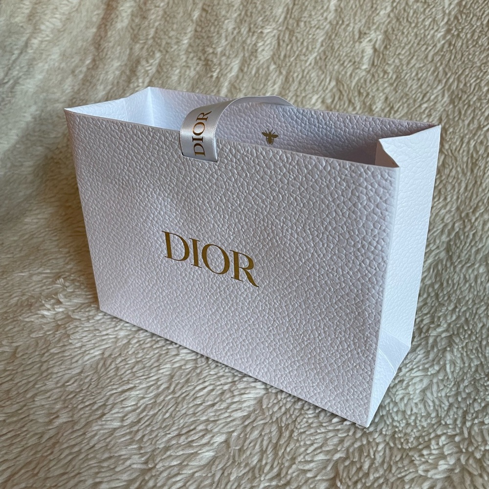 Dior Glossy Red Cosmetic Case - Picture 10 of 13